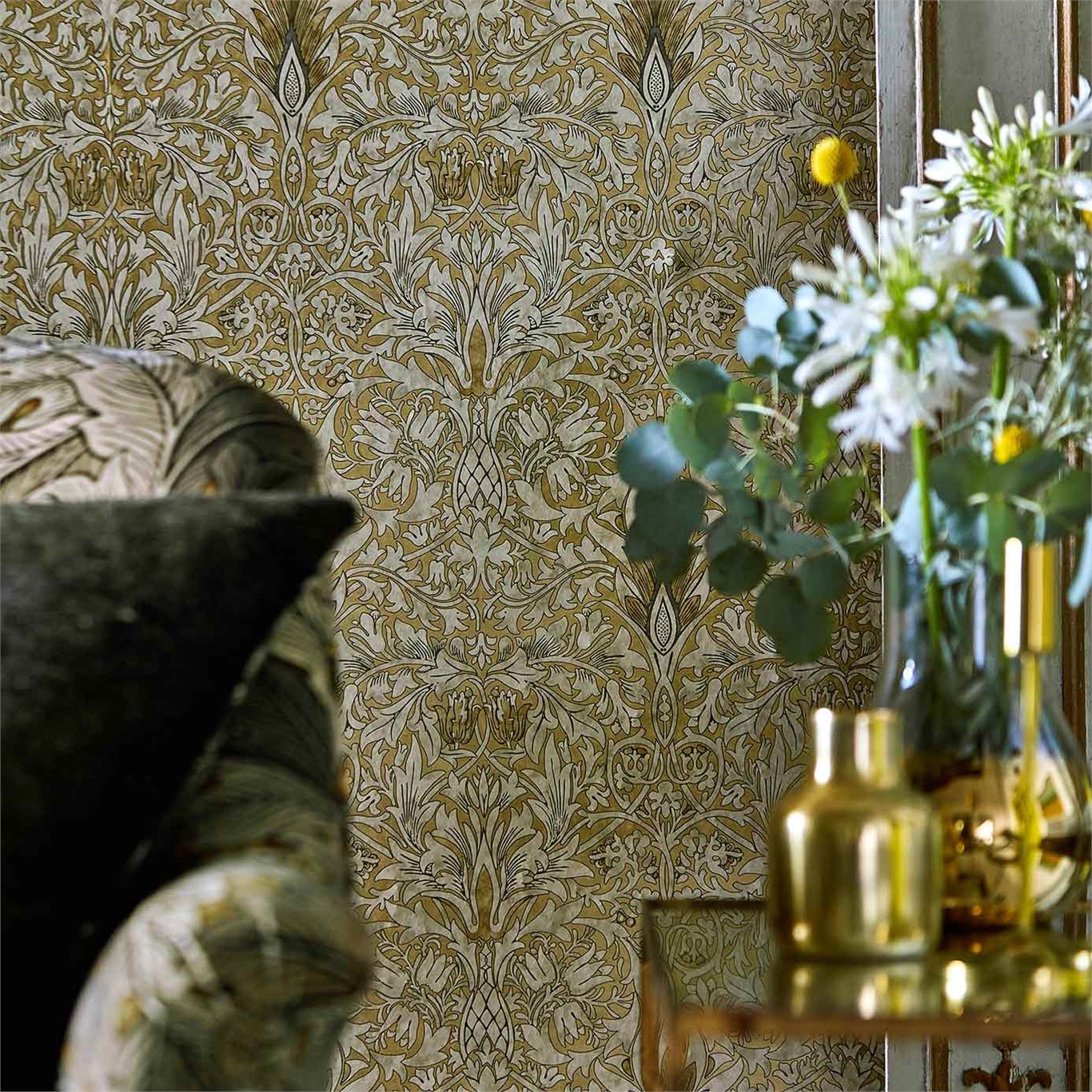 Snakeshead stone/cream | William Morris - Archive Wallpapers IV The Co, حجم الصورة 1366x1366