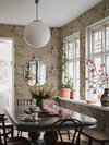 4250_FloralCharm-1_Roomshot_Livingroom-Borastapeter-Lasses-i-Ryd
