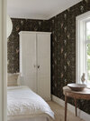 S10577_Louise_Dark_Sandberg-Wallpaper_interior3-750x1000-2aa0f85f-4183-4c90-b69a-45893aa9b7f6
