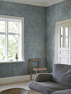 S10603_Juni_Light-Blue_Sandberg-Wallpaper_interior3-750x1000-8fd5de4d-0e24-4761-bdbb-f625a28a385d