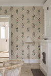 S10608_Victoria_Colorful_Sandberg-Wallpaper_interior2-667x1000-ce9a6534-4f3d-4753-9949-c71b3a592e3e
