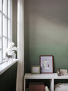 S10708_Skymning_Green_Sandberg-Wallpaper_interior3-1125x1500-5f4ff7ed-9f2b-4fc4-90fd-e3b44e7091b4