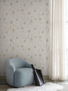S10716_Della_Beige_Sandberg-Wallpaper_interior2-1125x1500-6e29c4ab-23d1-4802-ab34-6a06afb916ff