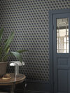 S10805_Chiara_Dark-Blue_Sandberg-Wallpaper_interior1-1500x2000-6d1b24cf-ce48-4d90-952a-9c95acdc06f4